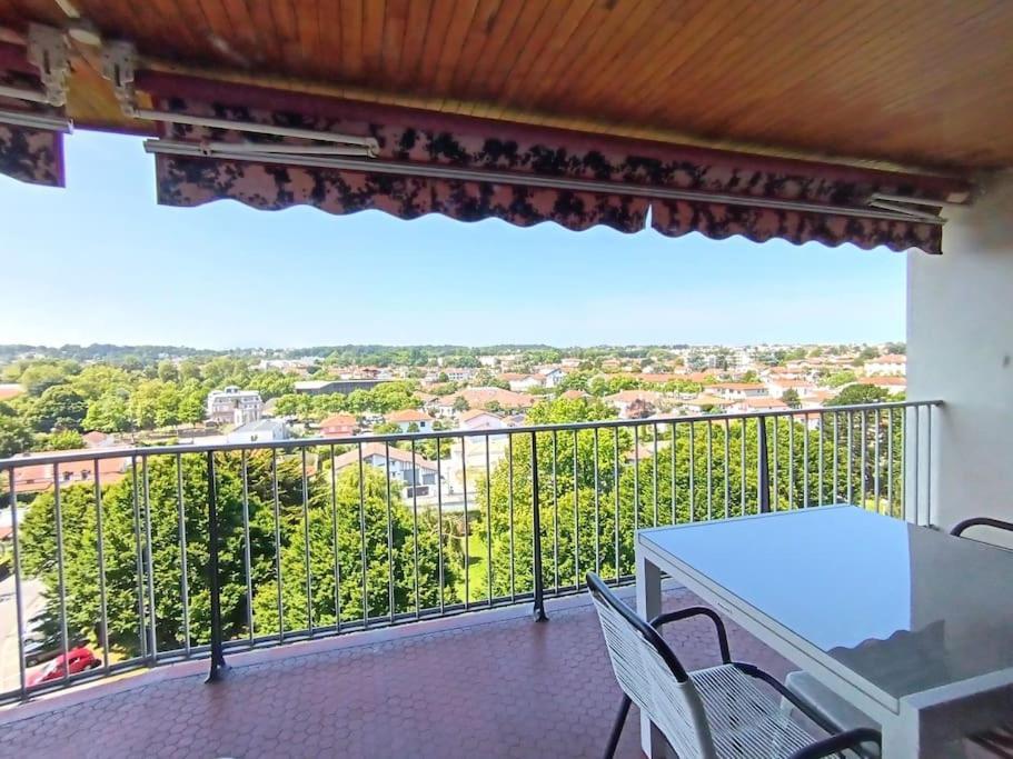 Spacieux Avec Terrasse En Plein Centre