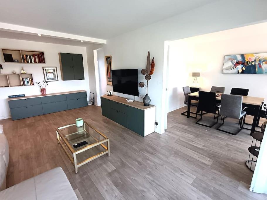 Spacieux Avec Terrasse En Plein Centre Appartement *